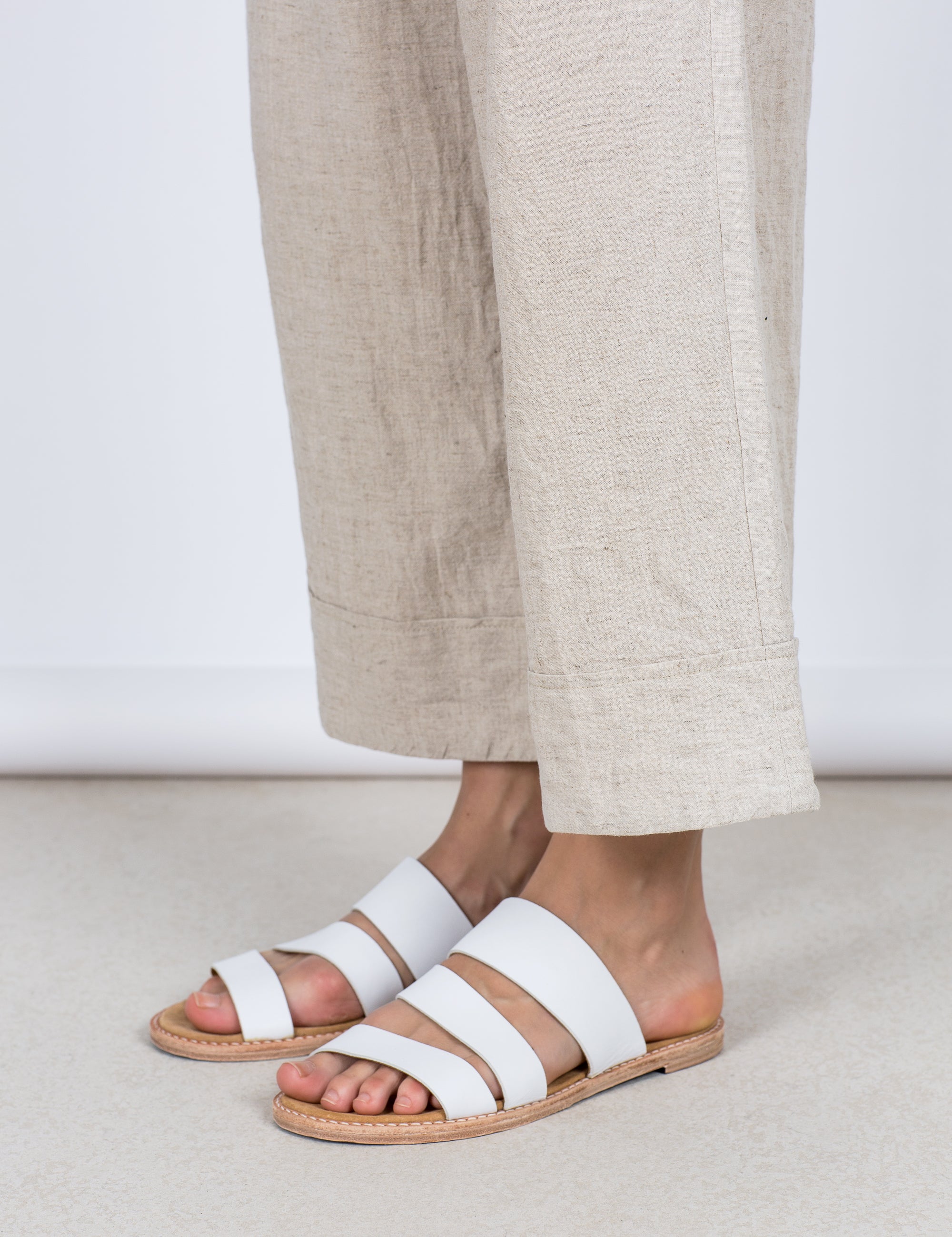 Paris linen pants natural, oversized cuff detail
